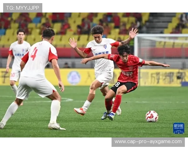 云南玉昆底线突破形成连串射门机会