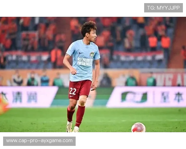 河南队中场拦截成功率极高，防线十分稳固