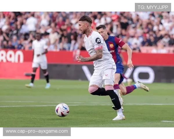 拉莫斯禁区争顶再次展现统治力，足坛传奇再度回归